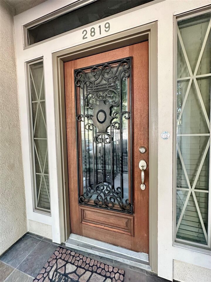 Property Photo: 2819 Albany Street TX 77006