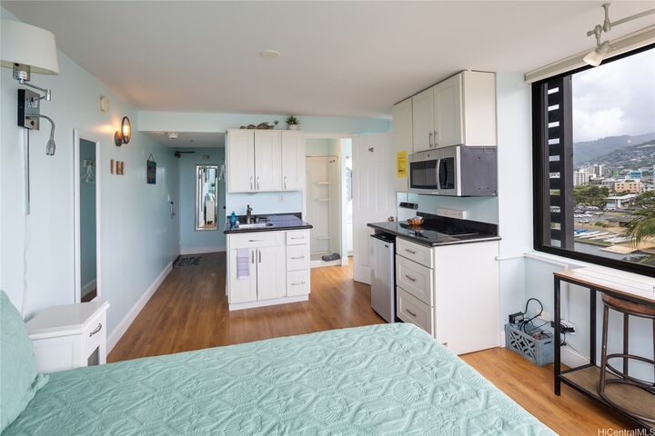 Property Photo:  444 Niu Street 911  HI 96815 