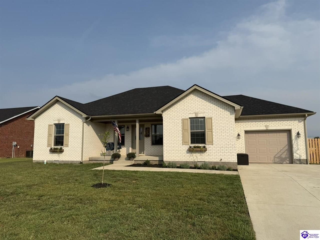 Property Photo: 300 Oak Hill Court KY 40004