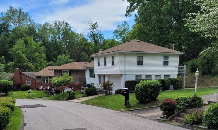 Property Photo:  2067 Glenwood Terrace  WV 25701 