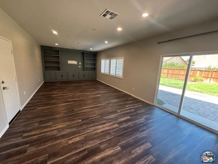 Property Photo: 642 Las Lomas St CA 92251