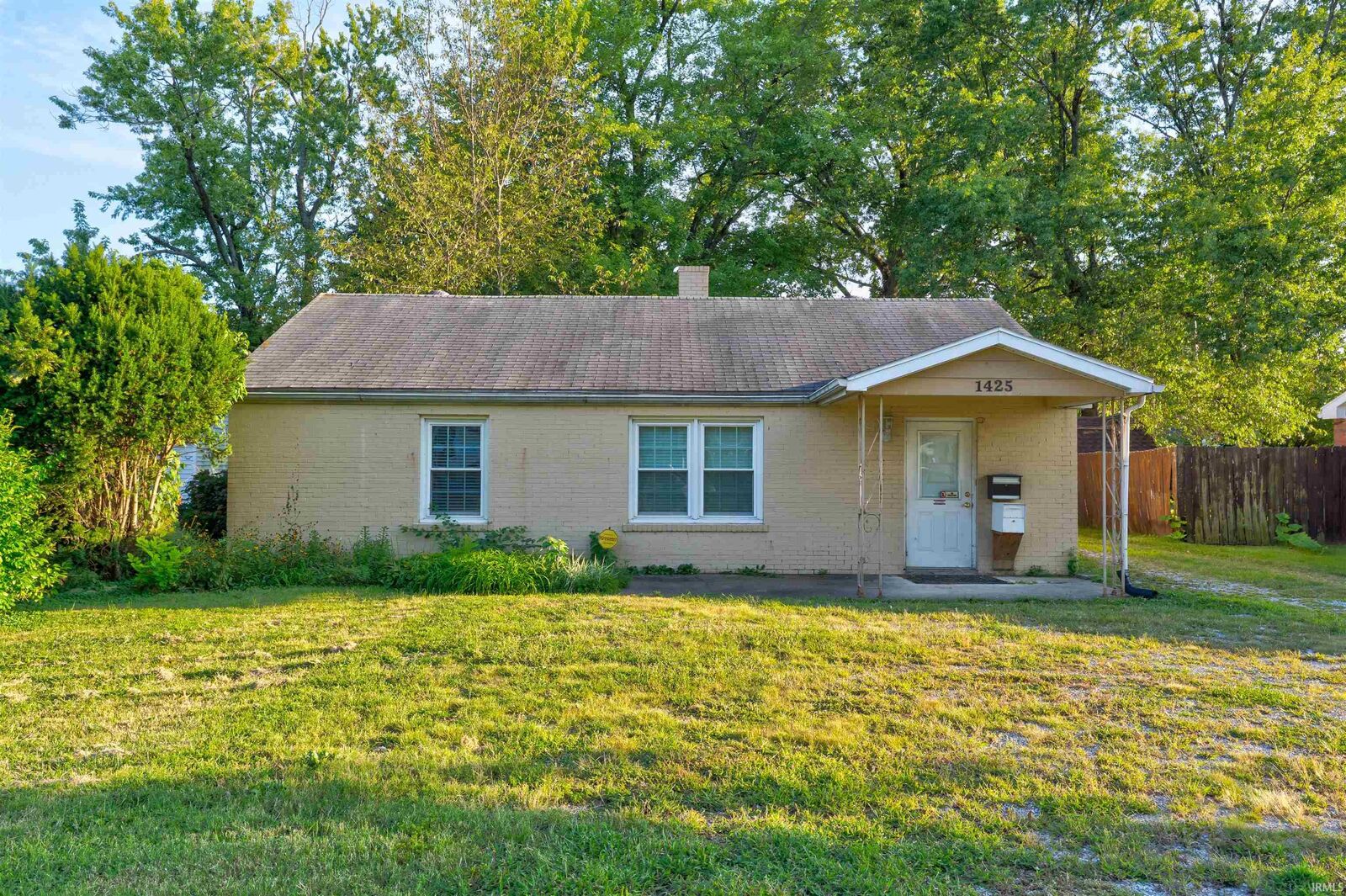 Property Photo:  1425 Covert Avenue  IN 47714 