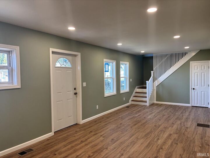 Property Photo:  1207 E Eichel Avenue  IN 47711-4721 
