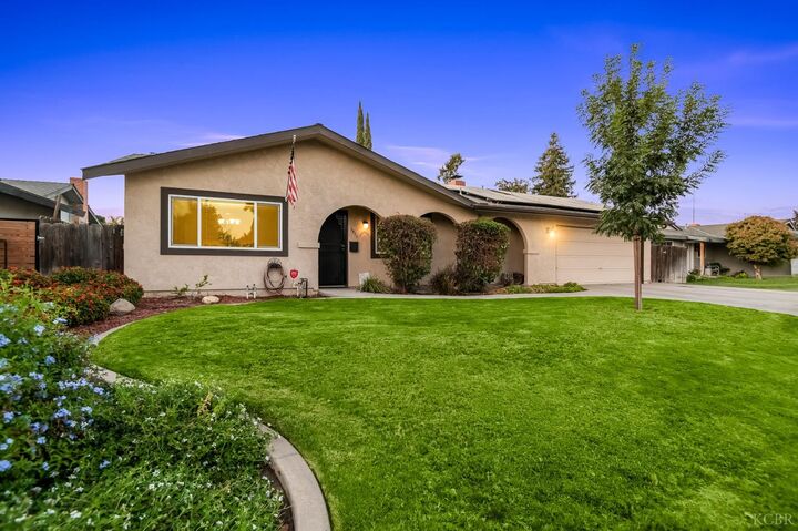 Property Photo:  2820 W Dorothea Avenue  CA 93277 