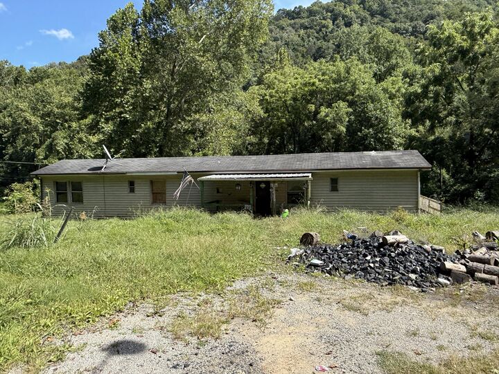 Property Photo:  15872 Ky-38  KY 40828 