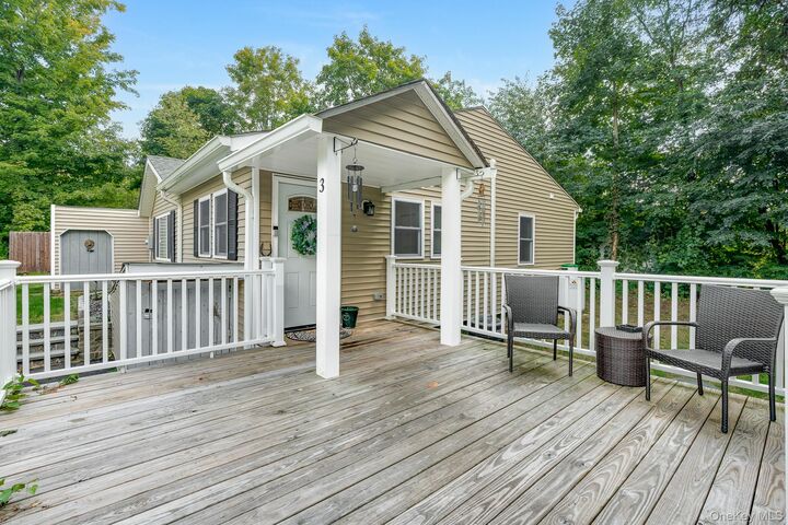 Property Photo:  3 Sunset Boulevard  NY 12533 