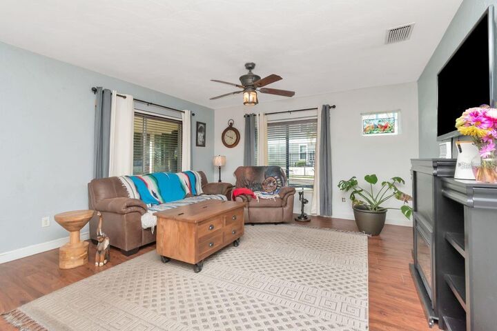 Property Photo: 1206 2nd Avenue E FL 34208