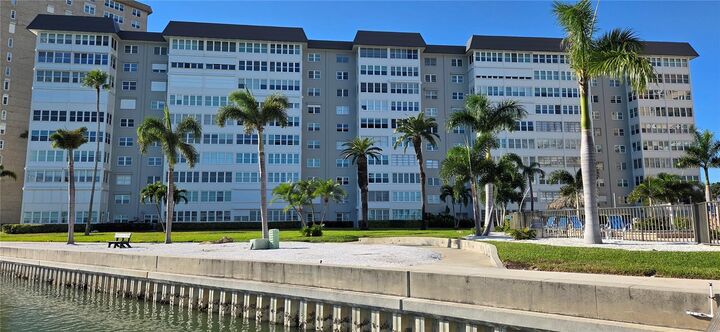 Property Photo: 5130 Brittany Drive S 807 FL 33715