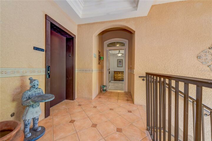 Property Photo:  290 Lewis Circle Circle 132  FL 33950