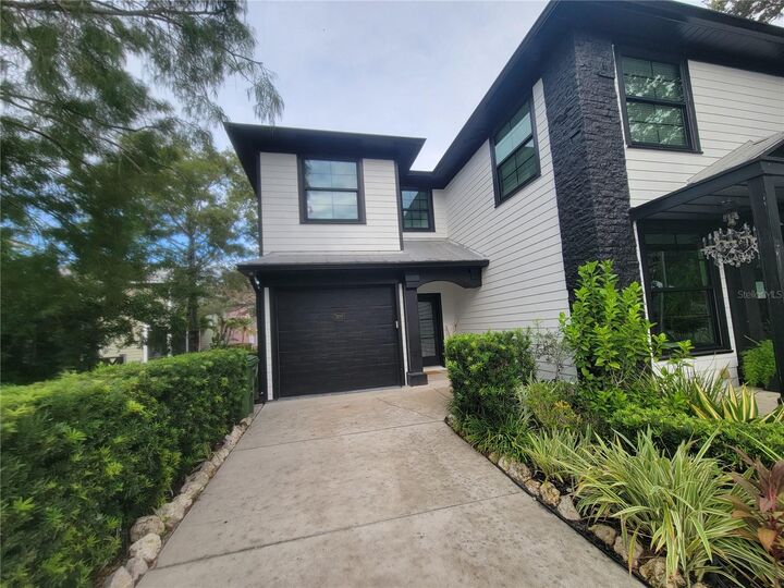 Property Photo: 252 S Links Avenue 2nd Floor FL 34236