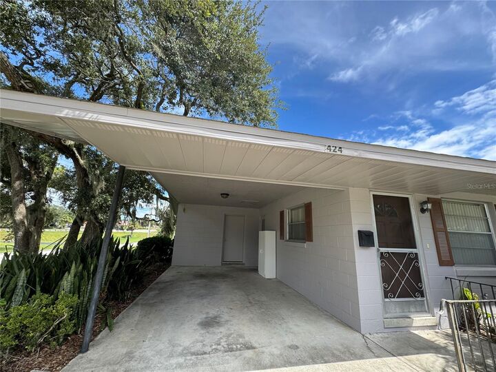 Property Photo: 424 Almond Street FL 34711