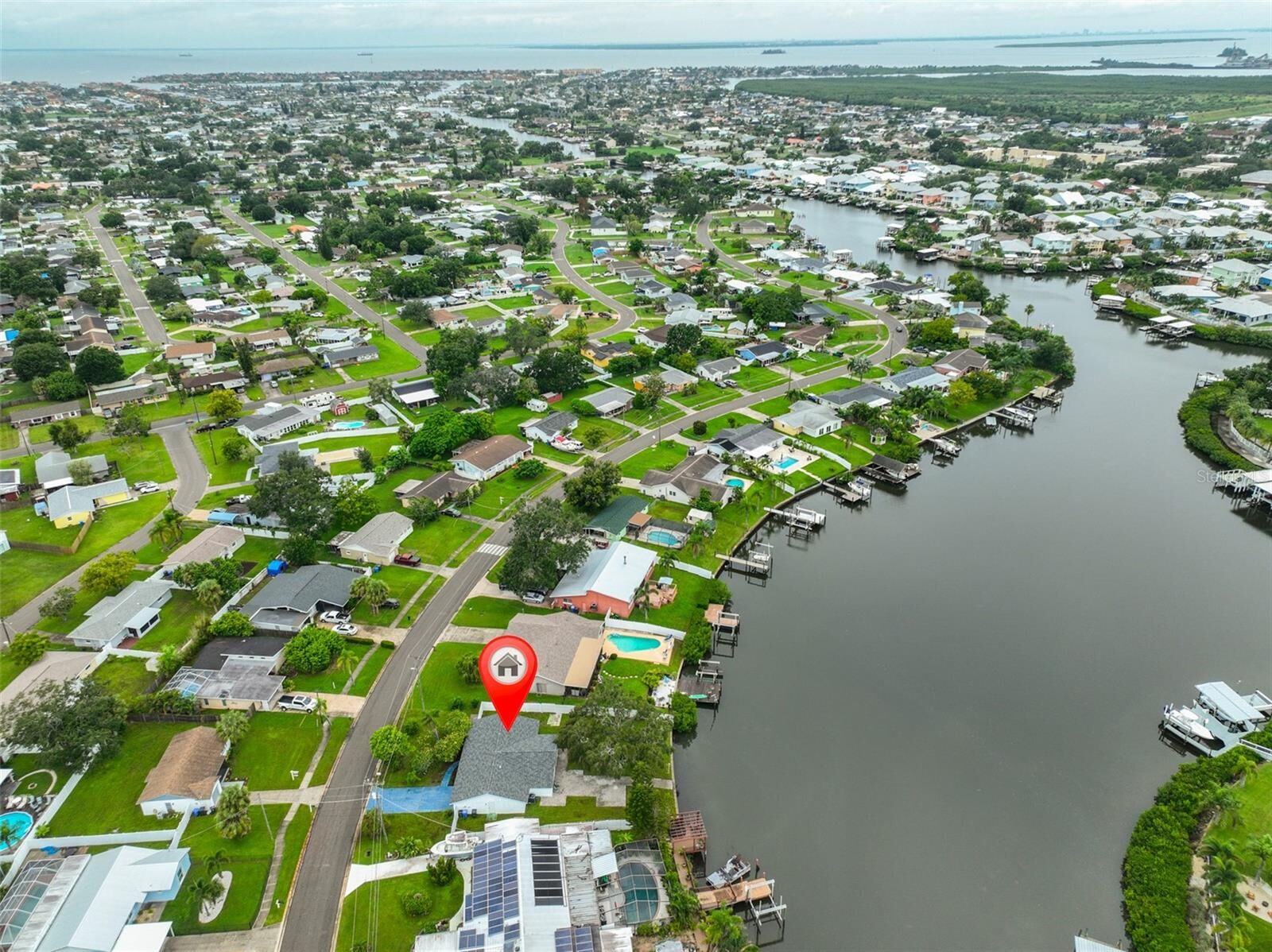 Property Photo: 423 Flamingo Drive FL 33572