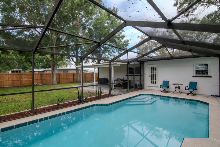 Property Photo:  204 7th Avenue NW  FL 33570 