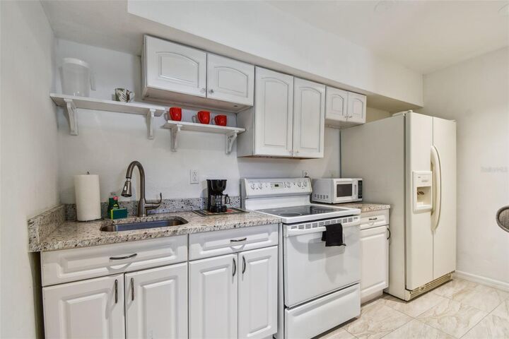 Property Photo: 1377 S Washington Avenue 2 FL 33756