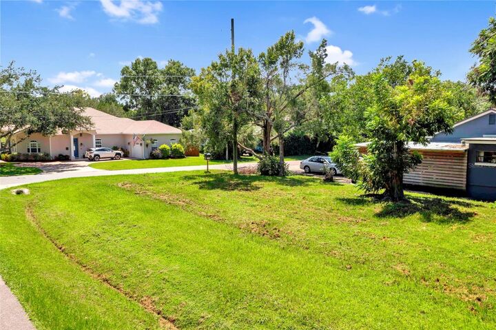 Property Photo: 301 Niblick Way FL 32804