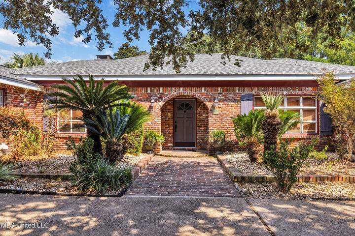 247 Oakwood Drive  Gulfport MS 39507 photo