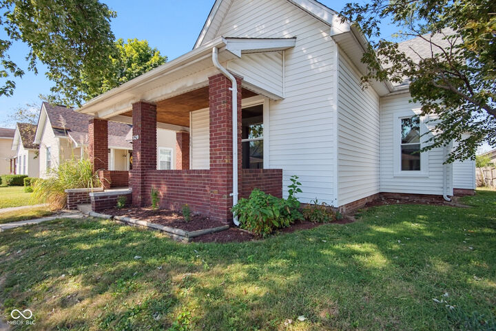 Property Photo:  620 Hutchins Avenue  IN 47201 
