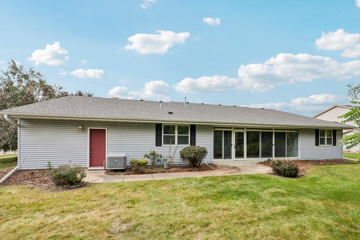 Property Photo:  1435 Eldorado Dr  WI 53066 