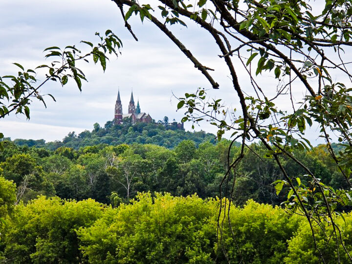 Property Photo:  1507 Saint Augustine Rd  WI 53027