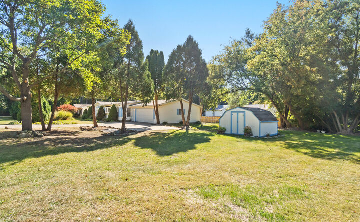 Property Photo:  1110 N Elm Ave Avenue  MI 49202 