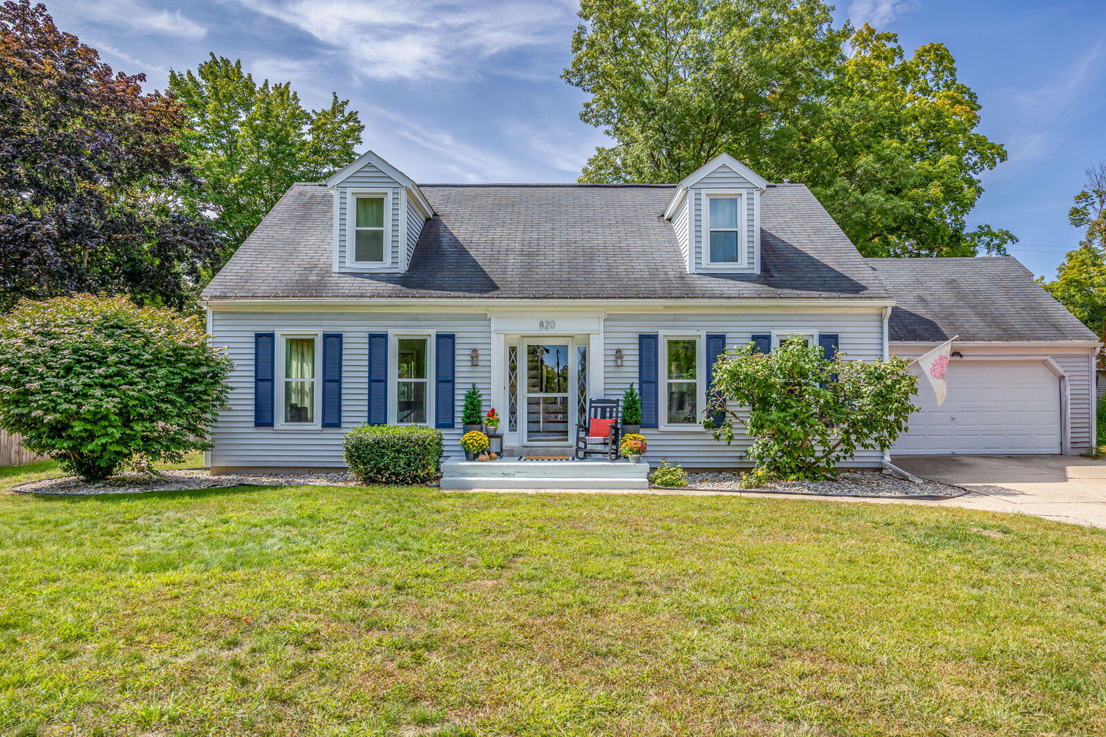 Property Photo:  820 Lilac Avenue  MI 49307 