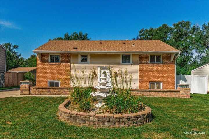 Property Photo: 129 Oxford Road IL 60440