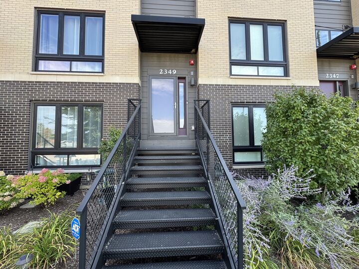 Property Photo: 2349 Parkside Drive IL 60173