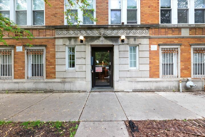 Property Photo:  6812 N Wayne Avenue 1G  IL 60626 
