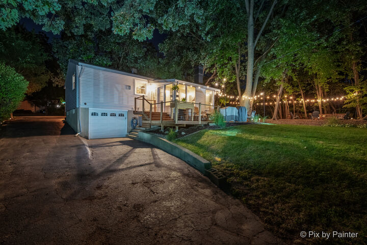 Property Photo: 2018 W Oakleaf Drive IL 60051