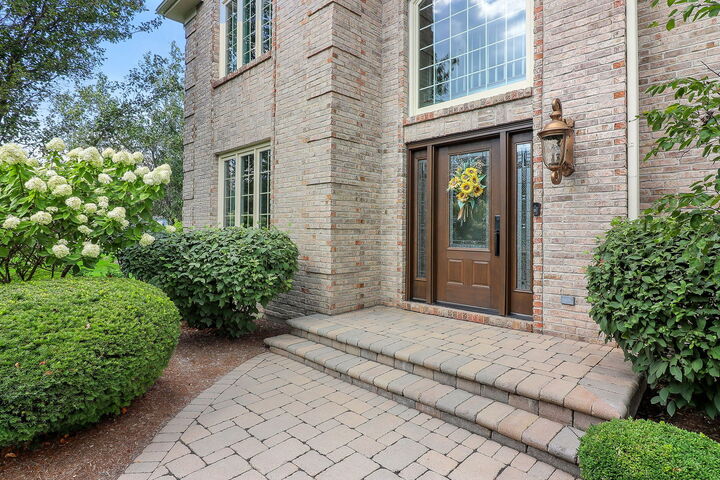 Property Photo:  26W130 Prestwick Lane  IL 60190 