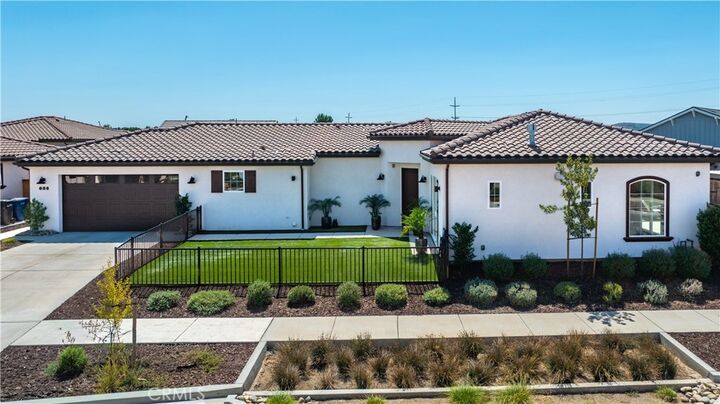 Property Photo:  686 Prosecco Lane  CA 93446 