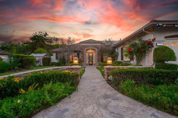 Property Photo:  2209 Eucalyptus Ave  CA 92029 