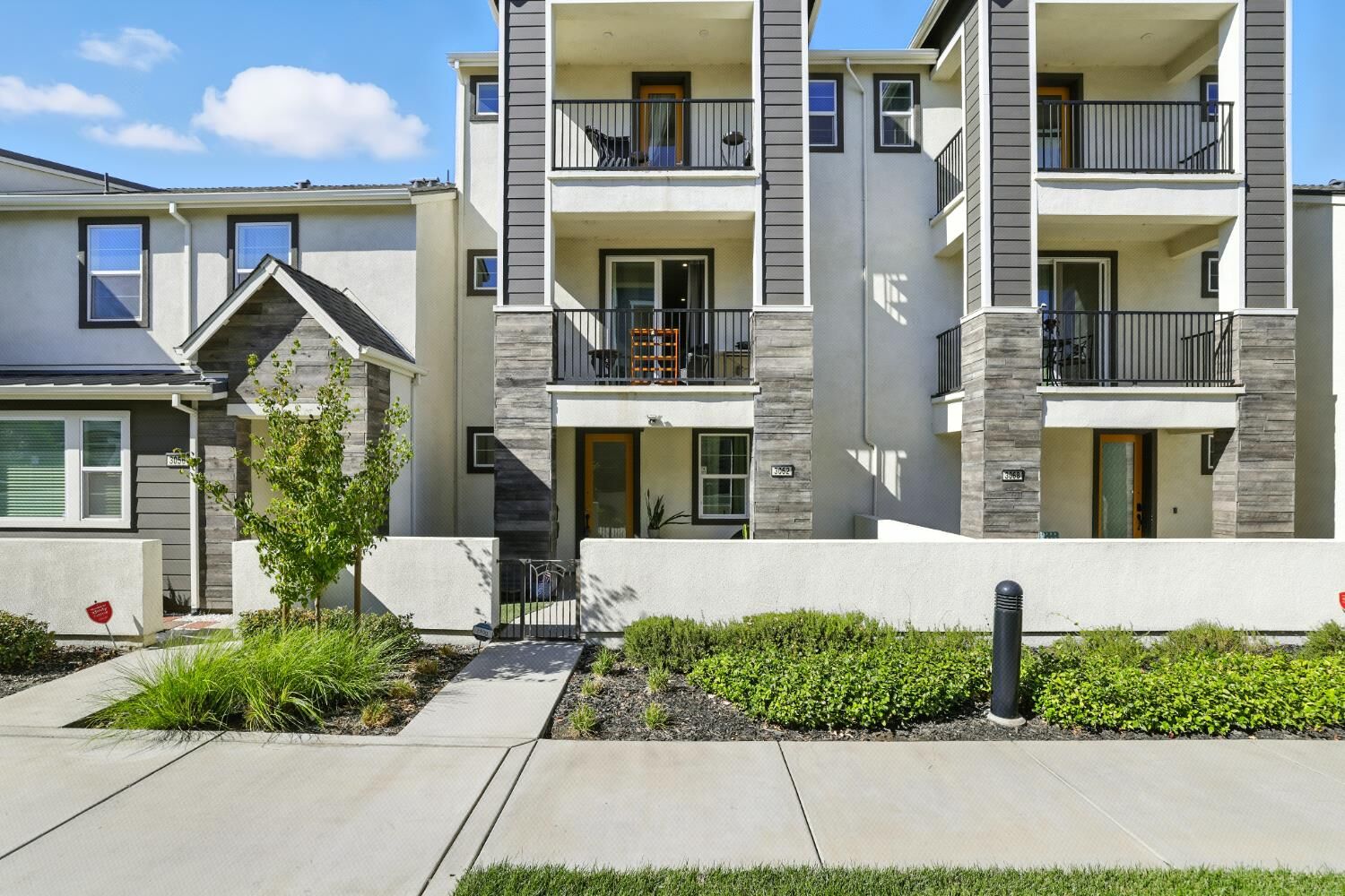 Property Photo:  