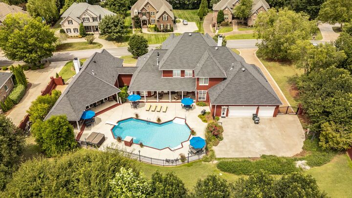 Property Photo: 107 Mimosa Dr TN 37066