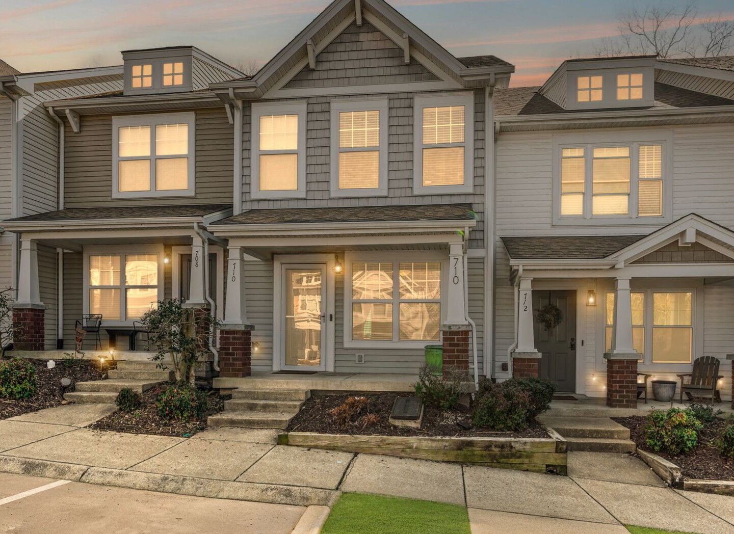 Property Photo:  710 Flintlock Ct  TN 37217 