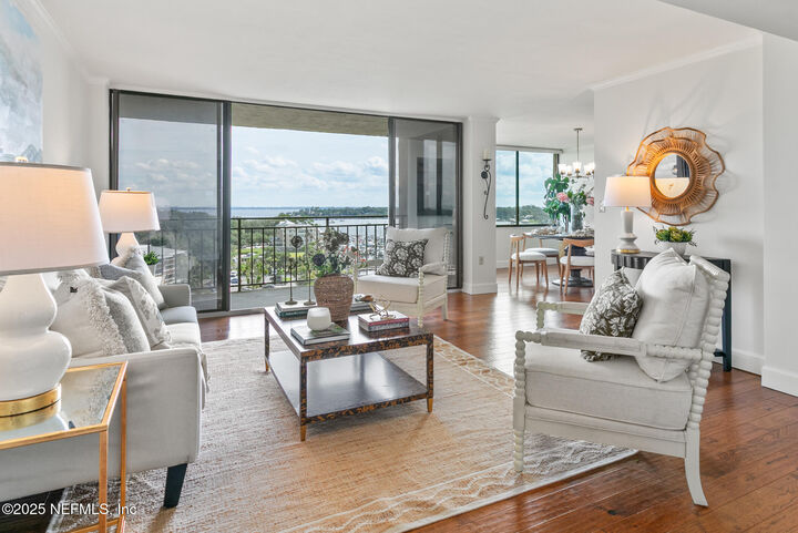 Property Photo:  4401 Lakeside Drive 1101  FL 32210 