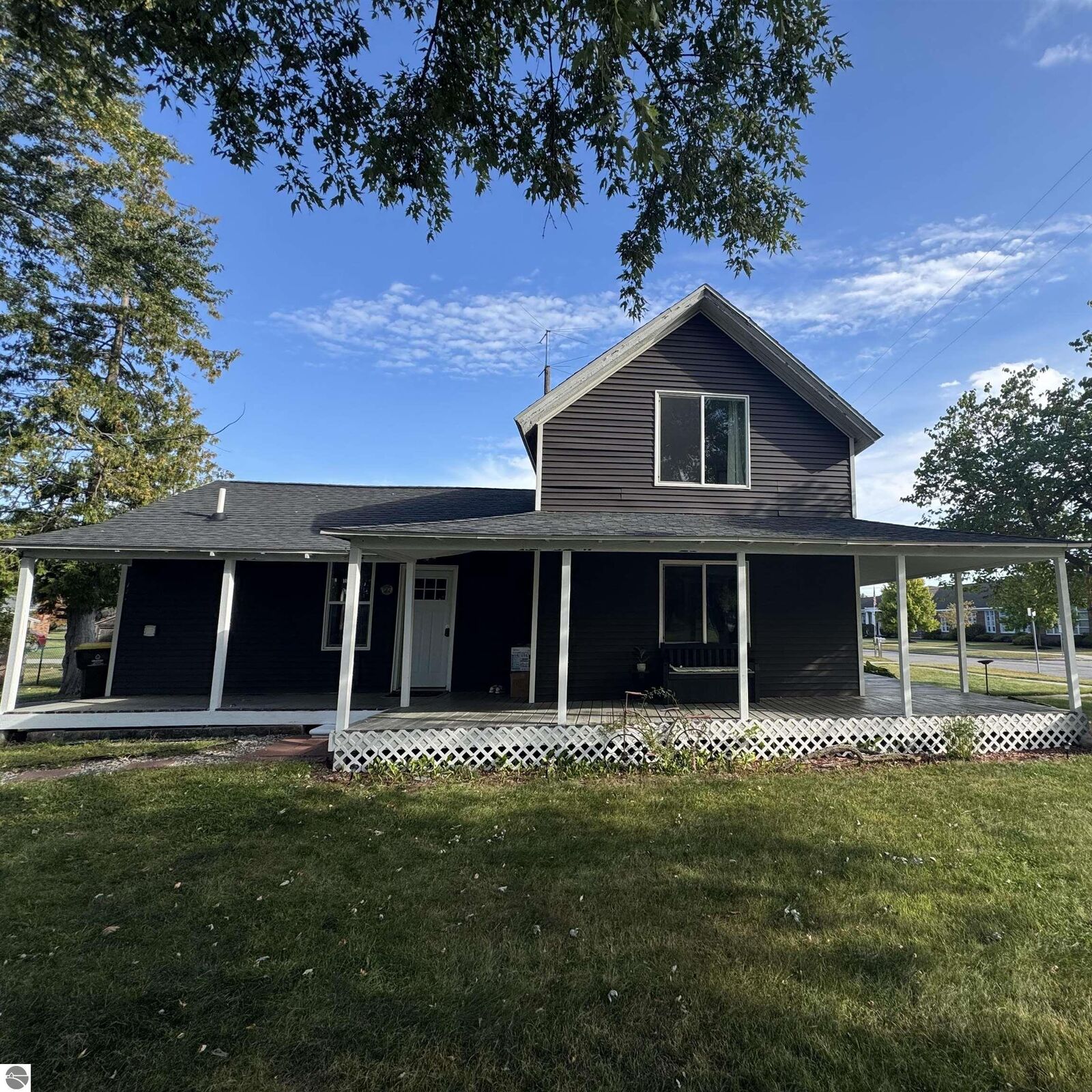 Property Photo:  210 S Adams  MI 48858 