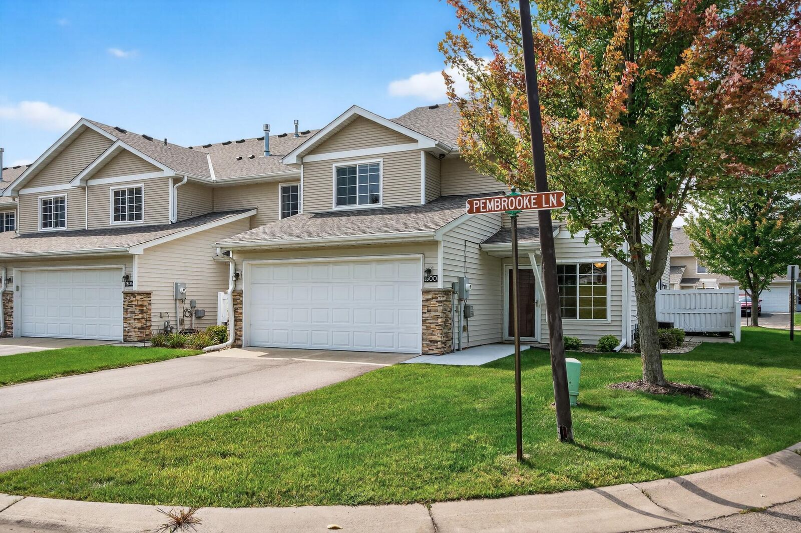 Property Photo:  1300 Pembrooke Lane  MN 55387 