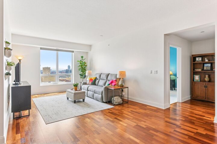 Property Photo:  100 3rd Avenue S 1101  MN 55401 