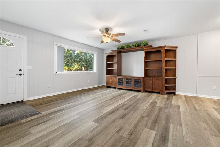 Property Photo:  323 Pine Street  AR 72644 