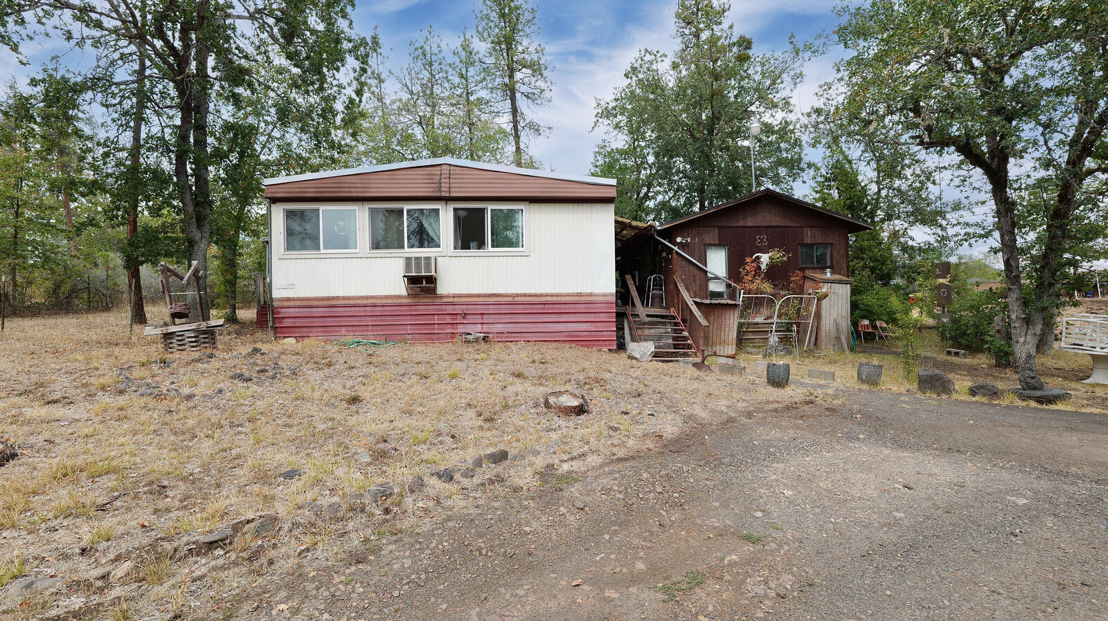 Property Photo: 23619 Highway 62 OR 97541