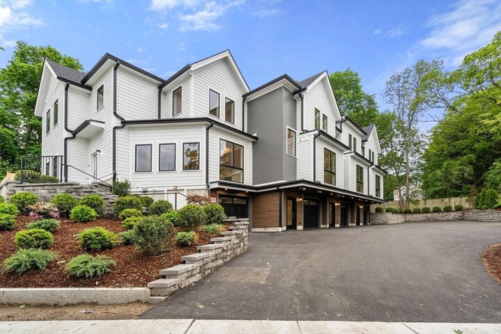 Property Photo:  2202 Commonwealth Ave 2  MA 02466 