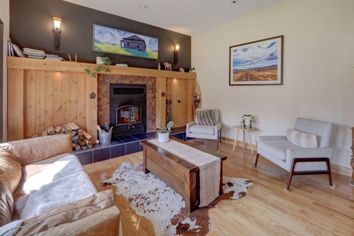 Property Photo:  2 Larch Close  AB T1W 1W3 