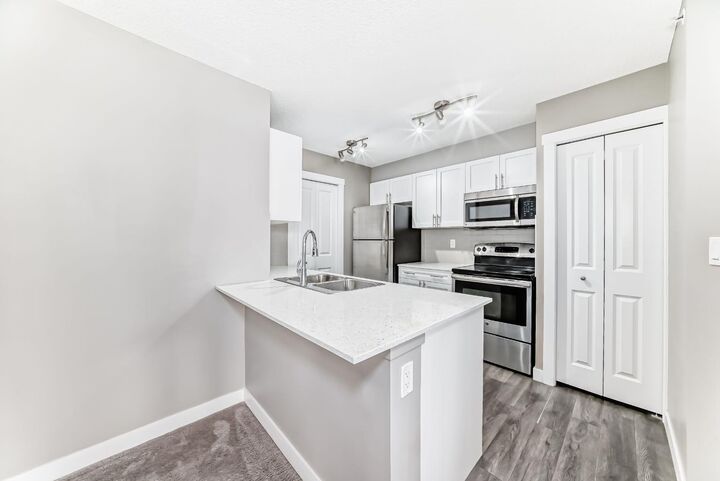 Property Photo: 20 Kincora Glen Park NW 606 AB T3R 1R9
