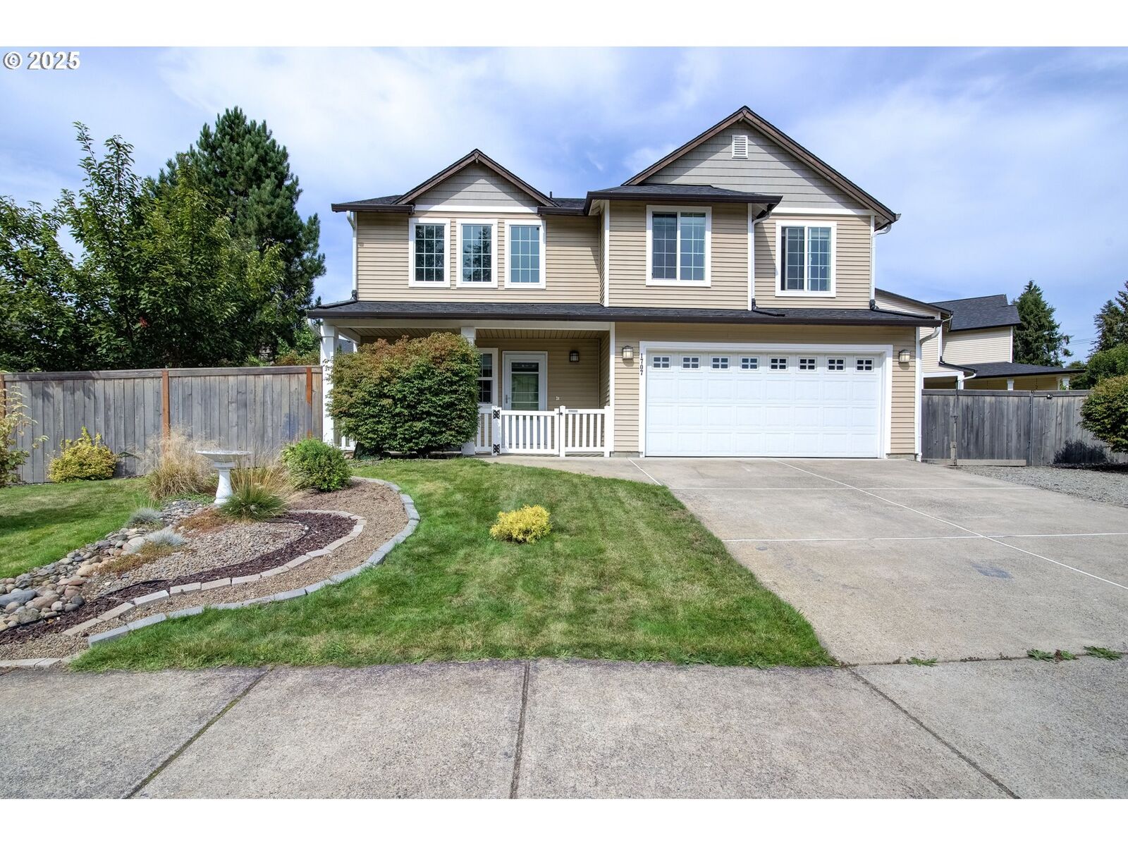 Property Photo:  1707 E 1st Way  WA 98629 