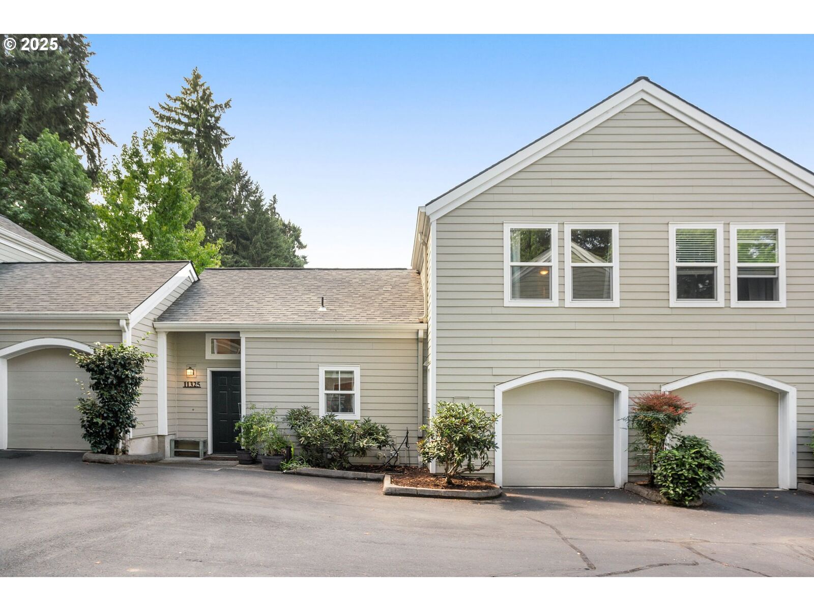 Property Photo:  11325 SW Eucalyptus Pl  OR 97223 