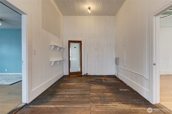 Property Photo:  5 NW Front Street  WA 98239 