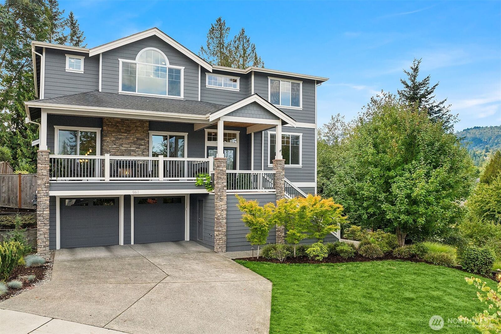Property Photo: 961 NW Pickering Street WA 98027