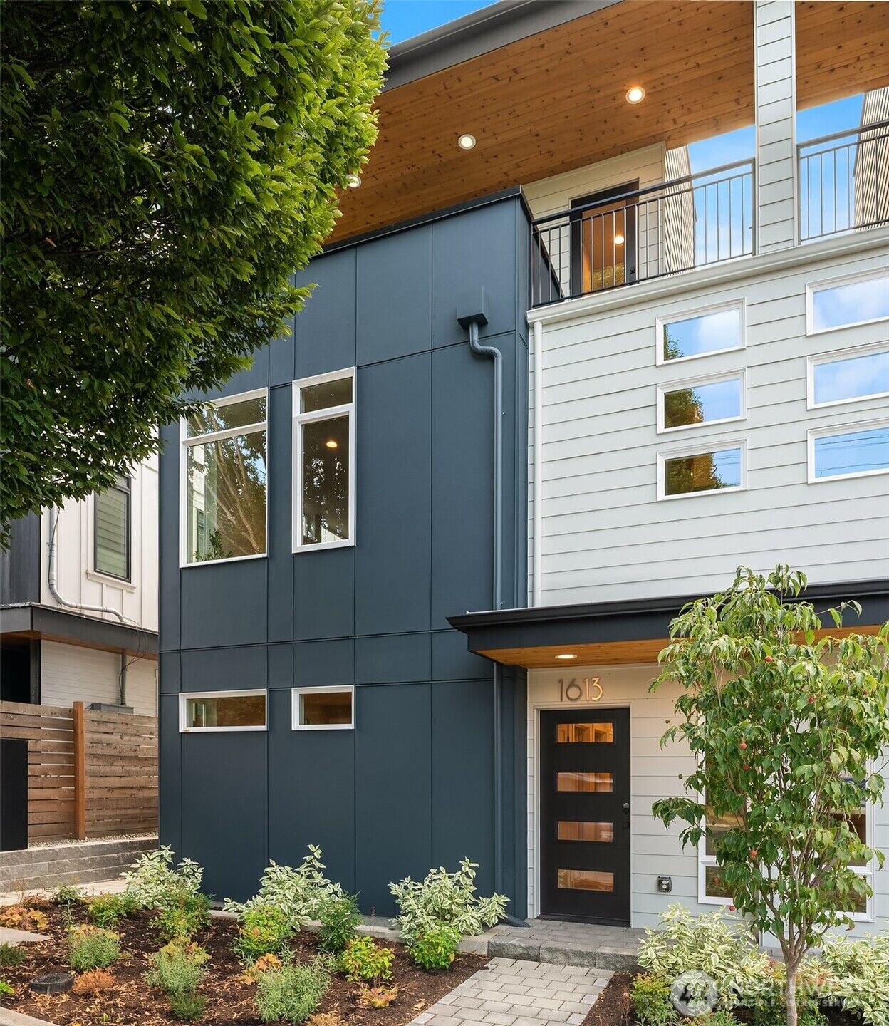Property Photo:  1613 N 50th Street  WA 98103 