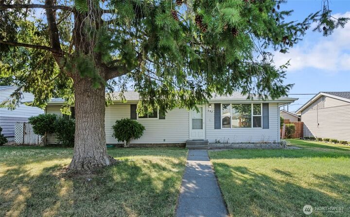 247 NE Ivy  Ephrata WA 98823 photo